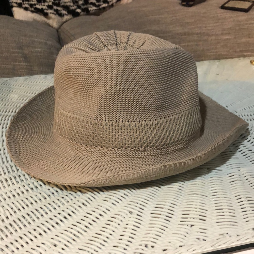 Lightweight fedora